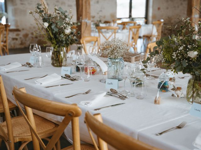 Le mariage de Thibault et Amélie à Aillas, Gironde 2