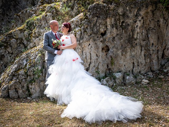 Le mariage de Cyril et Patricia à La Bâtie-Montgascon, Isère 28