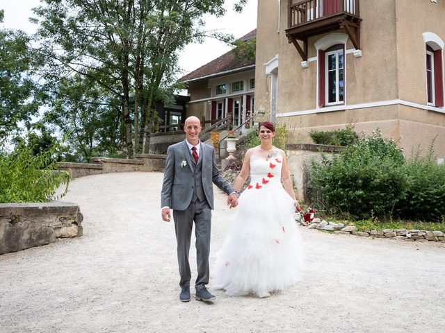 Le mariage de Cyril et Patricia à La Bâtie-Montgascon, Isère 30