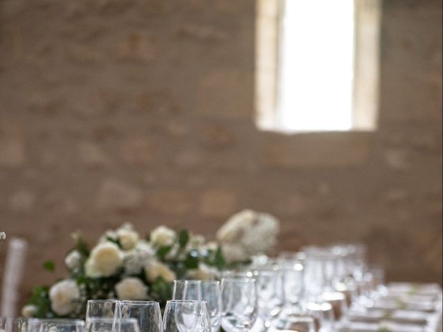 Le mariage de Alex et Elena à Ambarès-et-Lagrave, Gironde 3