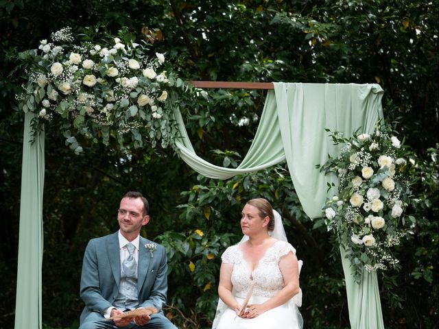 Le mariage de Alex et Elena à Ambarès-et-Lagrave, Gironde 5