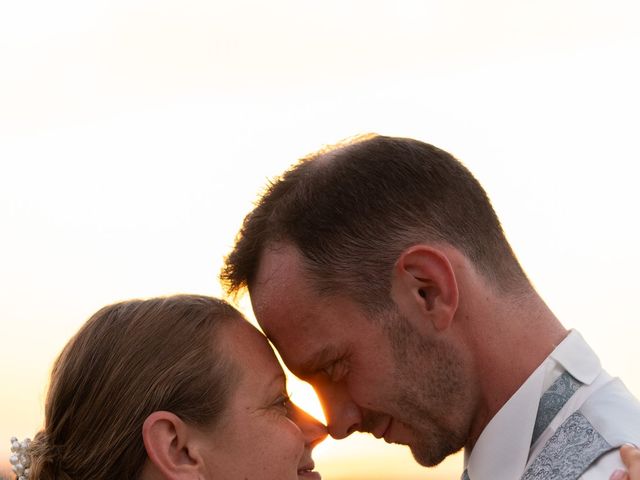 Le mariage de Alex et Elena à Ambarès-et-Lagrave, Gironde 8