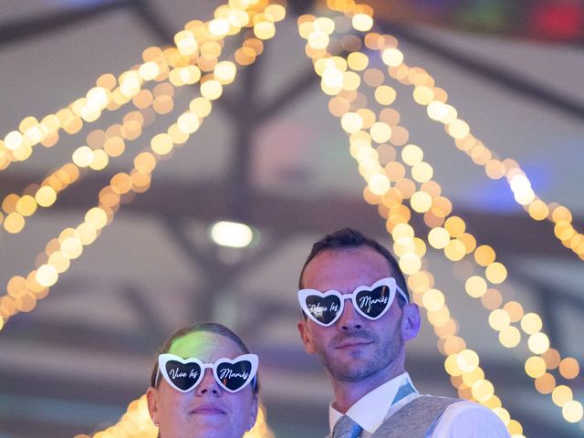 Le mariage de Alex et Elena à Ambarès-et-Lagrave, Gironde 10
