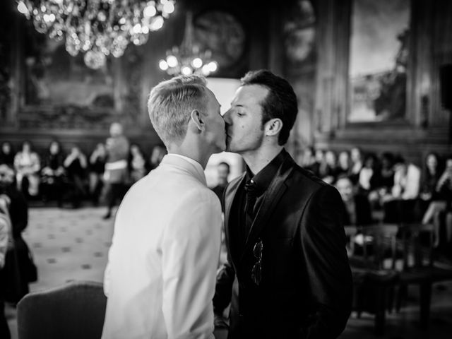 Le mariage de Geoffrey et Joris à Arles, Bouches-du-Rhône 16