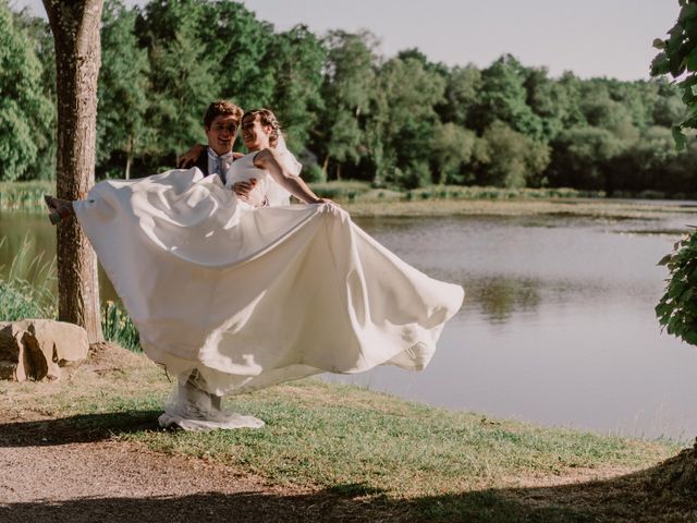 Le mariage de Pierre-Edouard et Victoria à La Ferté-Frênel, Orne 2