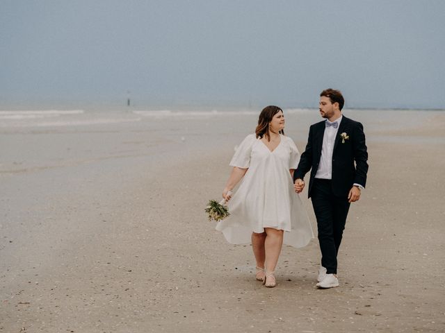 Le mariage de Alexis et Charlene à Hermival-les-Vaux, Calvados 32