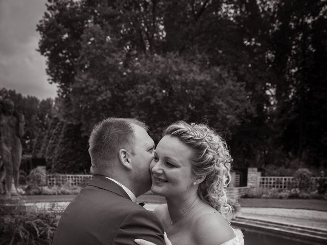 Le mariage de Karen et Jonathan à La Chapelle-d&apos;Angillon, Cher 5