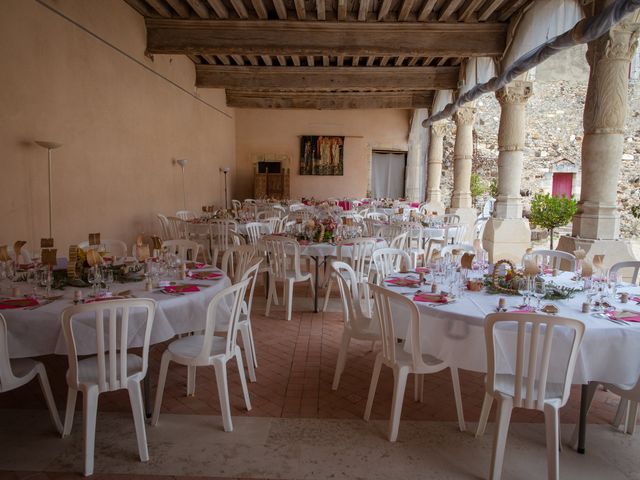 Le mariage de Karen et Jonathan à La Chapelle-d&apos;Angillon, Cher 2