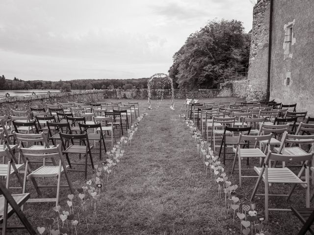 Le mariage de Karen et Jonathan à La Chapelle-d&apos;Angillon, Cher 8