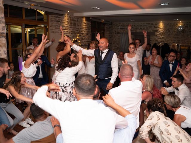 Le mariage de Sylvain et Floriane à Maxent, Ille et Vilaine 76