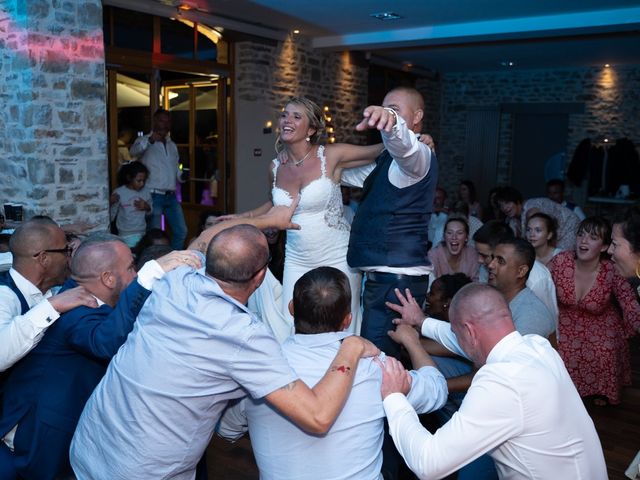 Le mariage de Sylvain et Floriane à Maxent, Ille et Vilaine 77