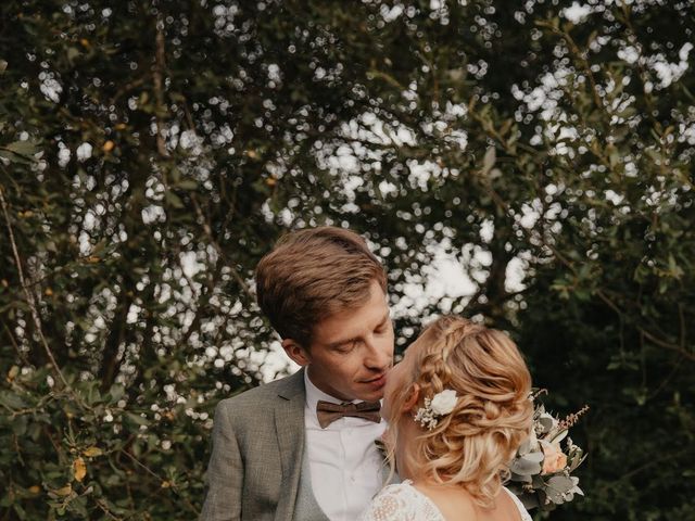 Le mariage de Clément et Chloé à Préaux-Bocage, Calvados 27