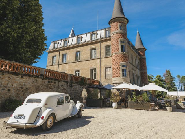 Le mariage de Emmanuel et Astrid à Marols, Loire 1
