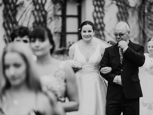 Le mariage de Charles et Victoire à Bohars, Finistère 14