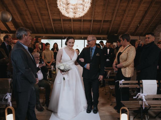 Le mariage de Charles et Victoire à Bohars, Finistère 17