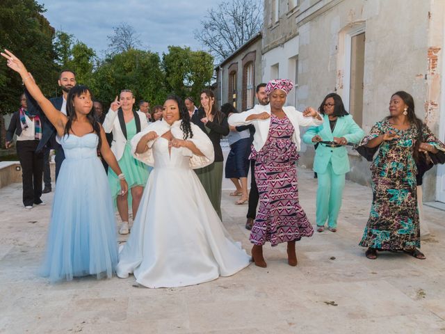 Le mariage de Baudhoin et Cynthia à Sens, Yonne 32