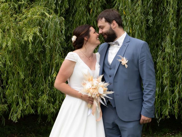 Le mariage de Arnaud et Anne Sophie à Ouffières, Calvados 1