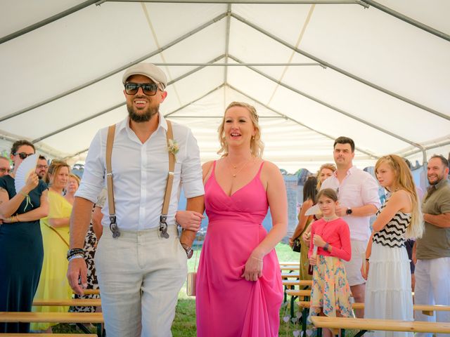 Le mariage de Sandy et Charles à Villeneuve-de-Marc, Isère 44