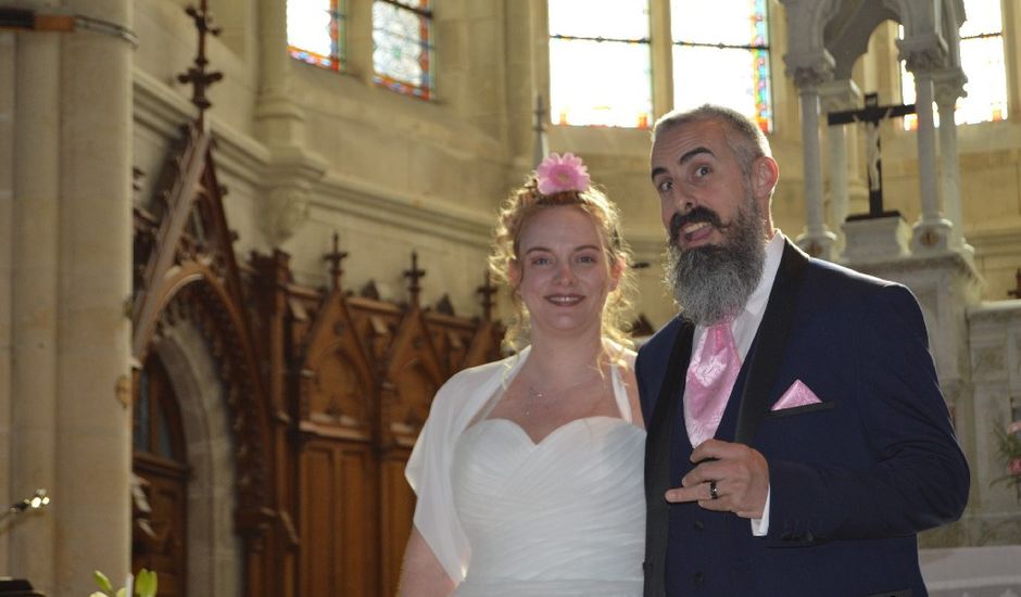 Le mariage de Julien et Aurélie  à Saint-Même-le-Tenu, Loire Atlantique