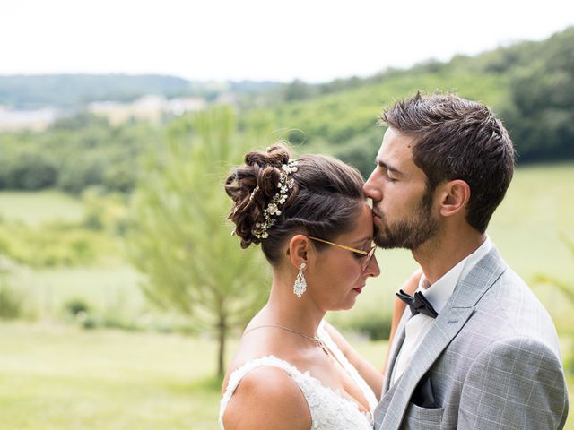 Le mariage de Julien et Laura à Saint-Astier, Dordogne 6