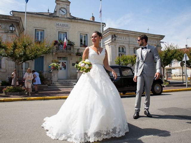 Le mariage de Julien et Laura à Saint-Astier, Dordogne 9