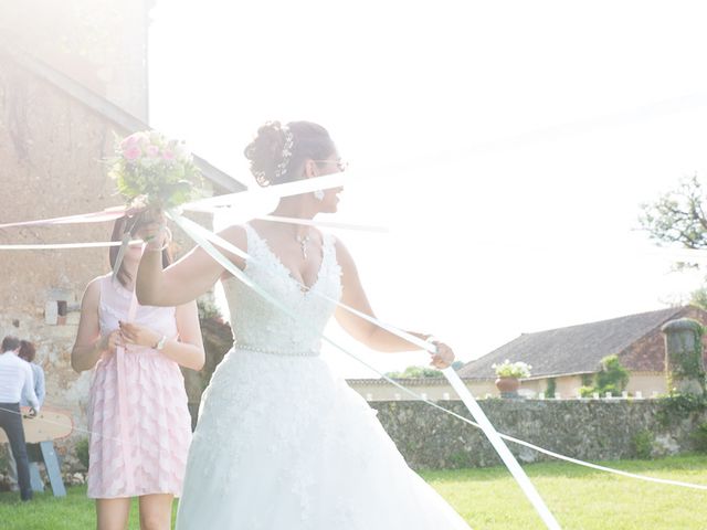 Le mariage de Julien et Laura à Saint-Astier, Dordogne 23