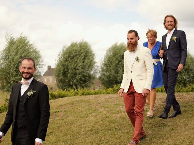 Le mariage de Pierrick et Evelyn à Ravenoville, Manche 73
