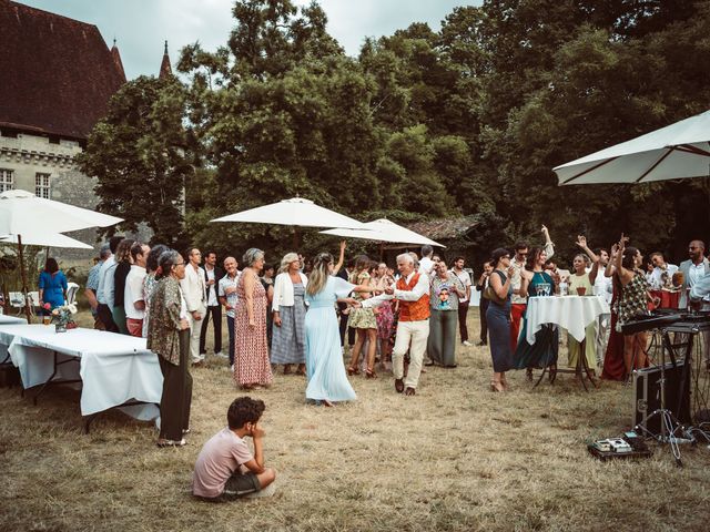 Le mariage de Nicolas et Alizé à Saint-Astier, Dordogne 204
