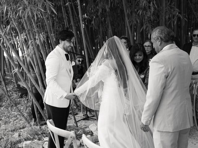Le mariage de Ibrahim et Rebecca à Reillanne, Alpes-de-Haute-Provence 14