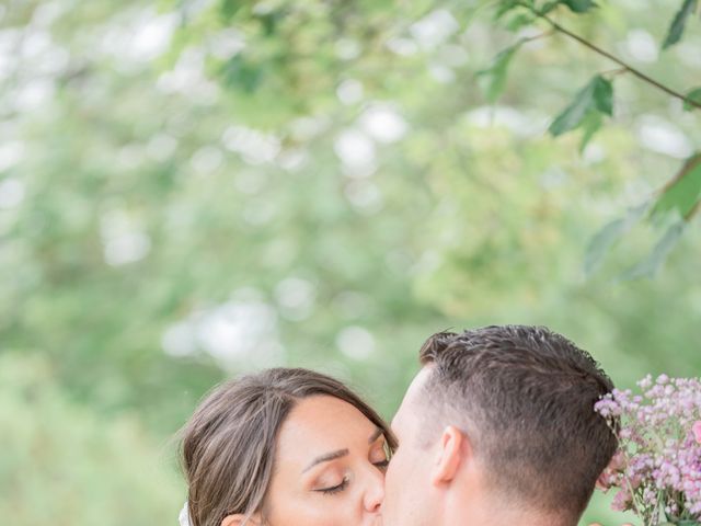 Le mariage de Cyril et Déborah à Mortagne-sur-Gironde, Charente Maritime 22