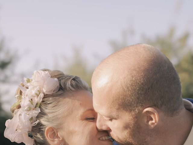 Le mariage de Aurélien et Gwenaelle à Avoine, Orne 21