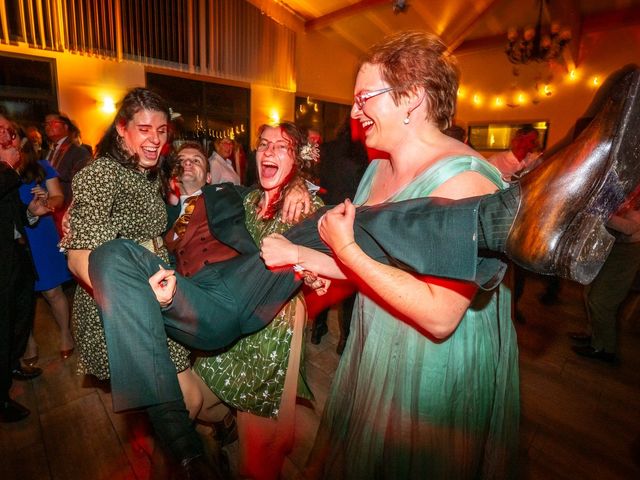 Le mariage de Étienne et Julie à Cléres, Seine-Maritime 104