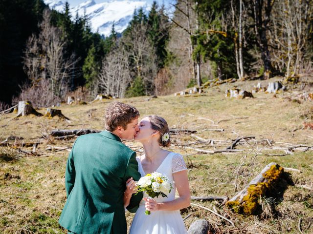 Le mariage de Jean-Baptiste et Lola à Le Haut-Bréda, Isère 13