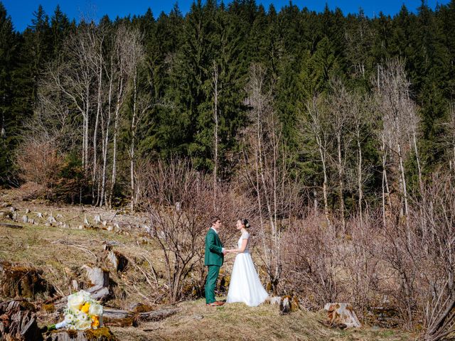 Le mariage de Jean-Baptiste et Lola à Le Haut-Bréda, Isère 14