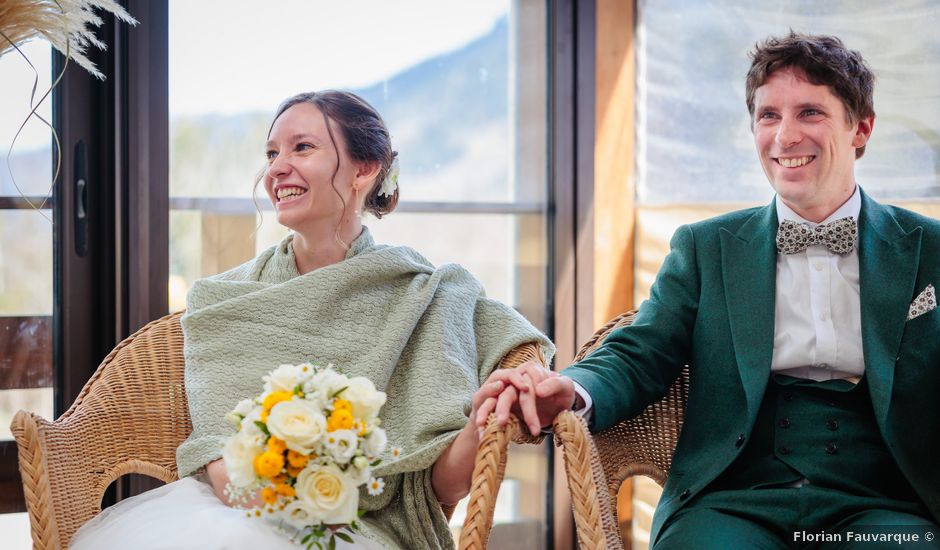 Le mariage de Jean-Baptiste et Lola à Le Haut-Bréda, Isère
