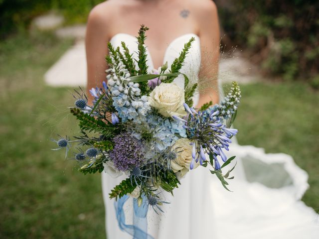 Le mariage de Vincent et Célia à Teyssode, Tarn 1