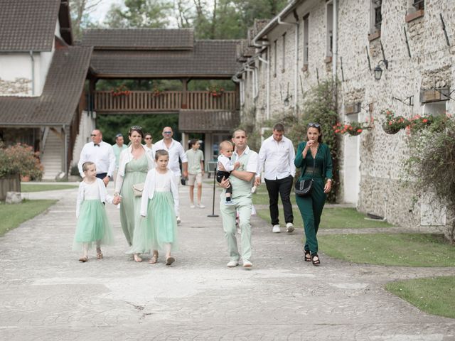 Le mariage de Anthony et Perrine à Boissy-le-Châtel, Seine-et-Marne 27