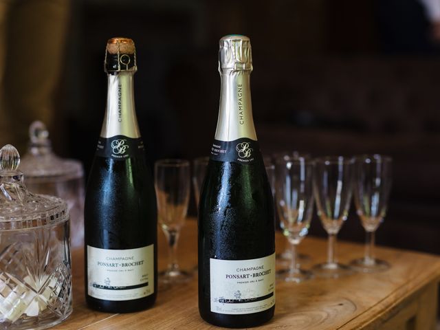 Le mariage de Matthieu et Lucie à Fleurie, Rhône 6