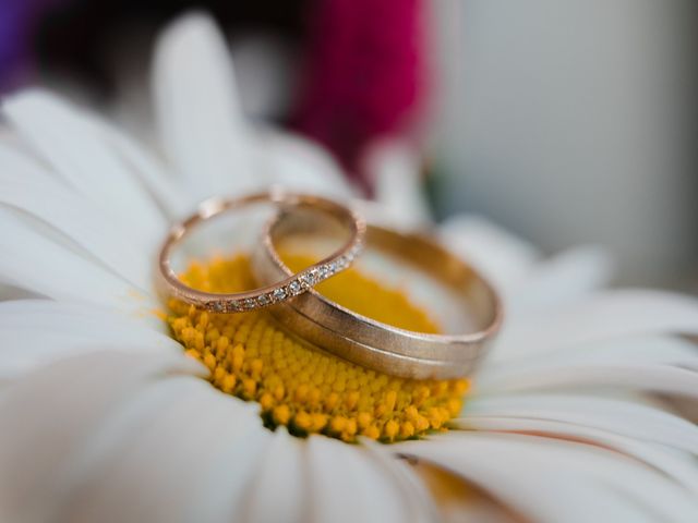 Le mariage de Matthieu et Lucie à Fleurie, Rhône 32