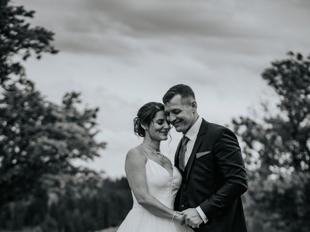 Le mariage de Adrien et Anne-Laure à Saint-André-de-Chalencon, Haute-Loire 35