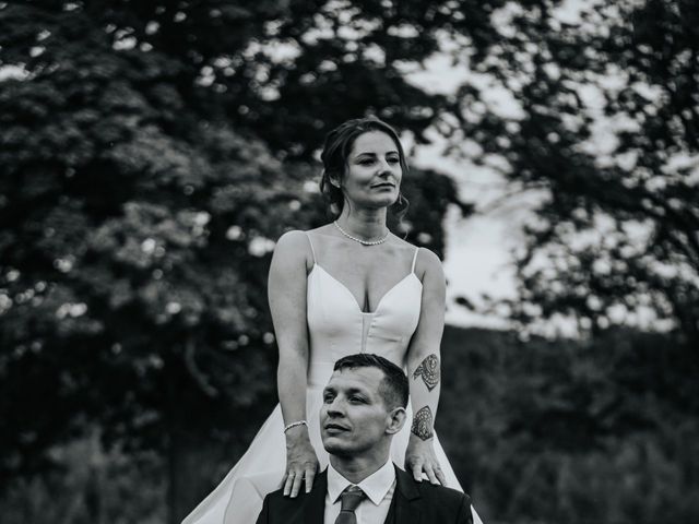 Le mariage de Adrien et Anne-Laure à Saint-André-de-Chalencon, Haute-Loire 36