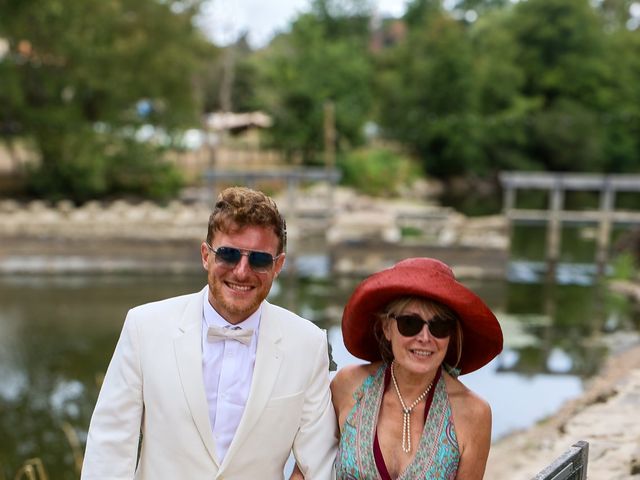 Le mariage de Germain et Julie à Saint-Aubin-des-Ormeaux, Vendée 56