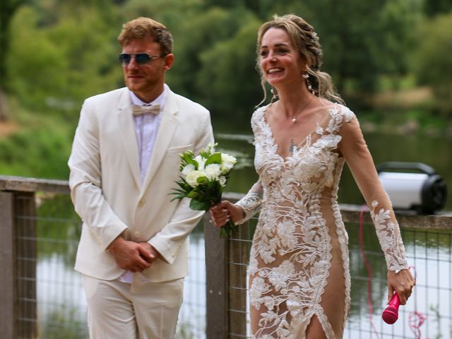 Le mariage de Germain et Julie à Saint-Aubin-des-Ormeaux, Vendée 1