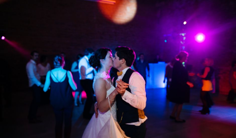 Le mariage de  Alexandre et Gwen à Vieux-Moulin, Oise