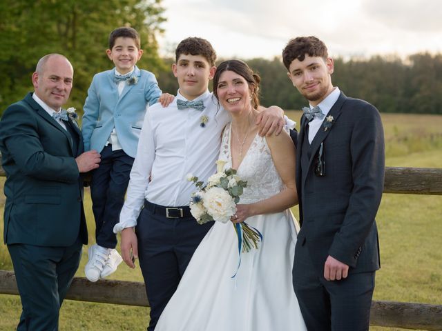 Le mariage de Fabrice et Carine à Magneux-Haute-Rive, Loire 72