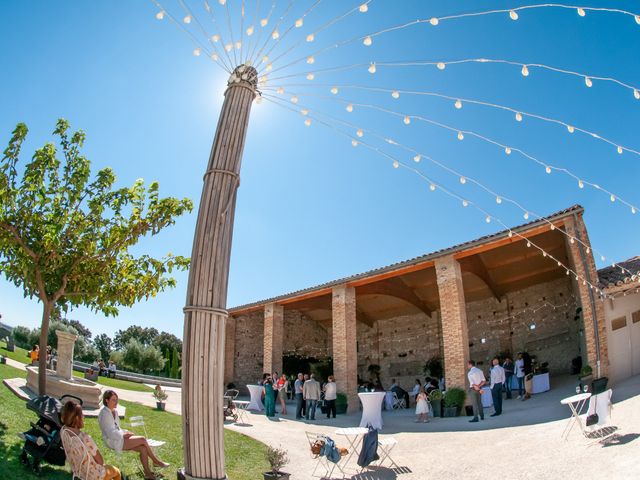 Le mariage de Fabien et Elsa à Grignan, Drôme 27