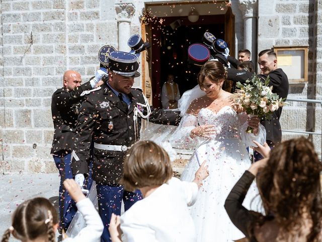 Le mariage de Julien et Maelle à Riotord, Haute-Loire 56