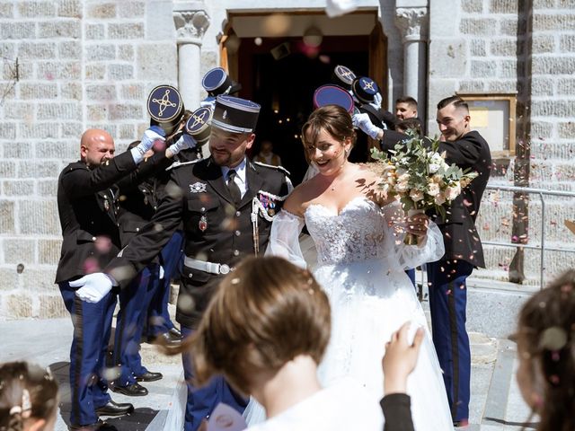 Le mariage de Julien et Maelle à Riotord, Haute-Loire 57
