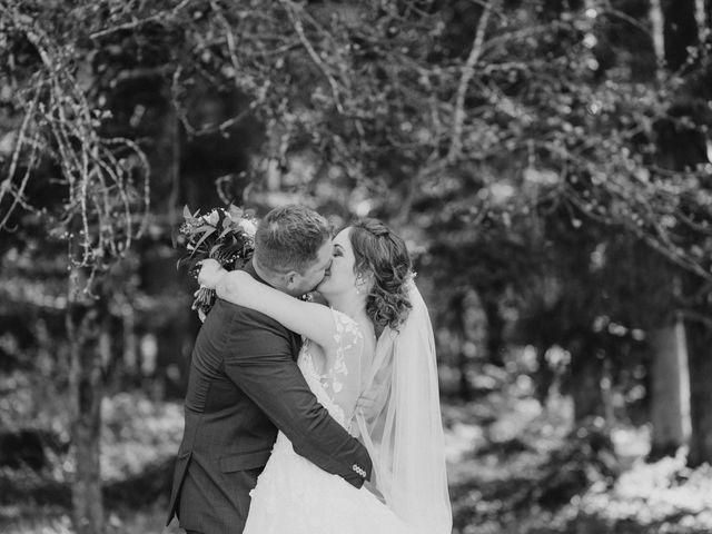 Le mariage de Forent et Solène à Courtavon, Haut Rhin 19