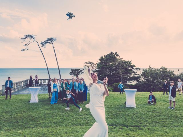 Le mariage de Etienne et Céline à Granville, Manche 33